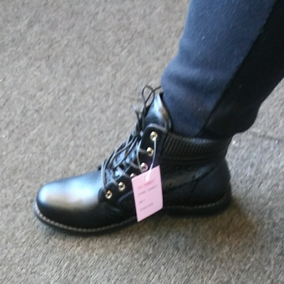 Women's Black Ankle Boots Lace Up Faux Leather - Picture 3 of 7